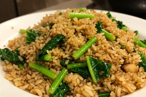 ข้าวผัดคะน้าปลาเค็ม