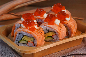 Salmon Burn Ikura Roll