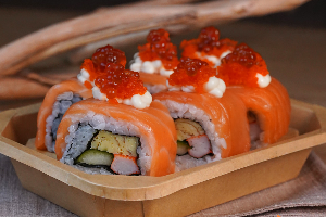 Salmon Ikura Roll