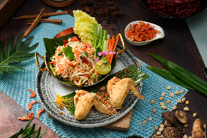 SOM TUM THAI GAI TOD