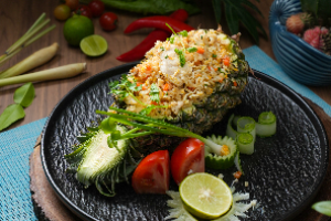 KHAO PAD SAPPAROT GAI