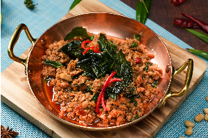 PAD KRA PAO GAI
