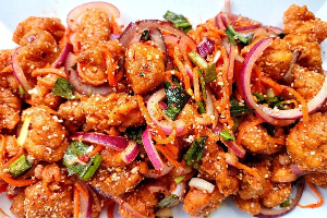 ยำไก่แซ่บ Salad chicken Crispy