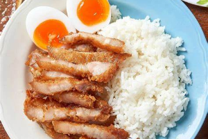 ข้าวหมูทอด