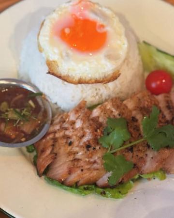 L.6 Grilled Pork Neck N a Fried Egg w Rice ข.คอ ไข่