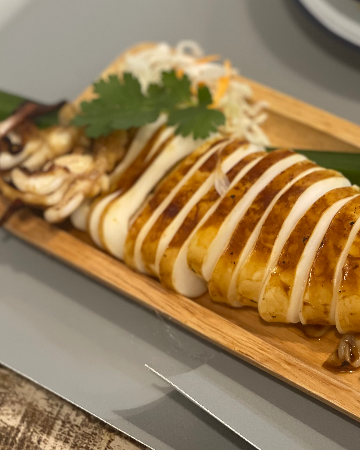 G.4 Grilled Squid หมึกย่าง