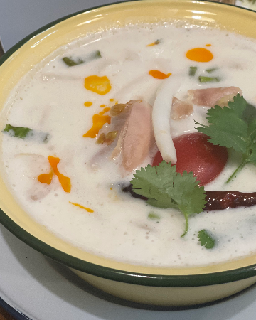 S.03 Coconut Soup with Chicken (L)ต้มข่า