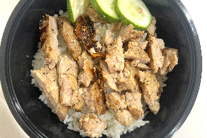 ข้าวหน้าหมูย่าง Grilled Pork Rice