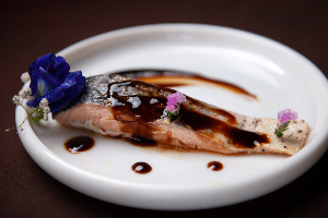 แซลมอน ซอสเทอริยากิ (Salmon Steak with Teriyaki Sauce)