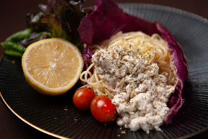 สปาเก็ตตี้ ไก่สับไวท์ครีมซอส (Minced Chicken Spaghetti with White Cream Sauce)