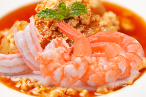 กุ้งใหญ่ผัดพริกนมสด (Stir-Fried Shrimps with Chilli and Milk)