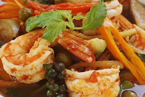 แกงป่ากุ้งใหญ่ (Spicy Red Curry with Shrimp)