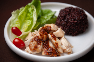 ไก่อบเชฟ + น้ำจิ้มแจ่ว (Roasted Chicken with Jaew Sauce (Thai Spicy Dipping Sauce))