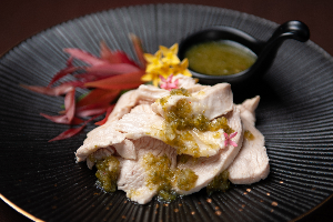 ไก่นุ่มซีฟู๊ด (Tender Chicken with Seafood Sauce)