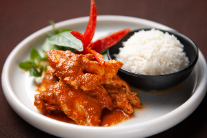 พะแนงไก่ (Chicken with Phanaeng Curry)