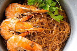 กุ้งอบวุ้นเส้น