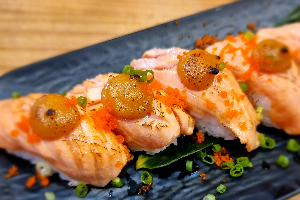 ซูชิแซลมอนไซเกียว