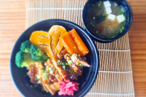 ข้าวหน้าไก่เทริยากิ