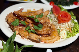กุ้งทอดซอสมะขาม