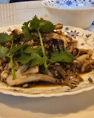 หมึกกระเทียม  (กับข้าว)