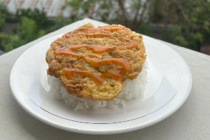 ข้าวไข่เจียวหมูสับ / ဝက်သားကြက်ဥမွှေကြော်