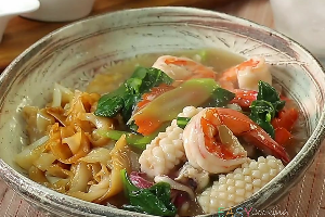 Noodles in gravy sauce-ราดหน้า 
