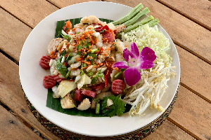 ตำยำนาคี (Nakee Spicy Minced Pork Salad) 