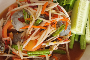 ส้มตำกุ้งสด