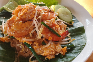 ผัดไทกุ้งสด