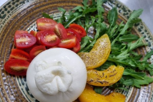 บัลซามิก ร็อกเกต บูราต้าสลัด (Balsamic Rocket Burrata Salad)