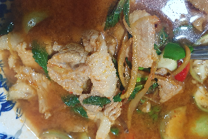 เเกงเผ็ดหมู