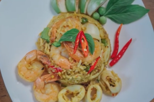 ข้าวผัดแกงเขียวหวานทะเล