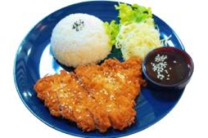 ข้าวหมูทอดซอสญี่ปุ่น