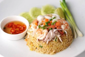ข้าวผัดทะเล (จานเล็ก)