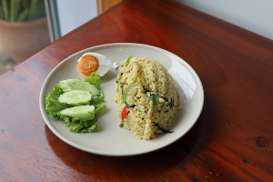 ข้าวผัดแกงเขียวหวานไก่