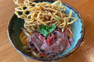 ข้าวซอยเนื้อสไลด์