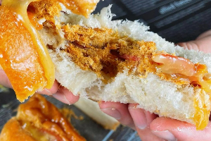 ปังเว้ยเฮ้ย -หมูหยองน้ำสลัด