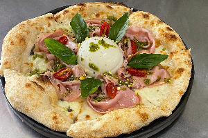 Pizza Mortadella , Burrata e Pistacchio