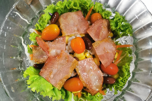 สลัดเบคอน