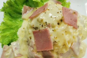 สปาเก็ตตี้คาโบนาร่าแฮมหมู