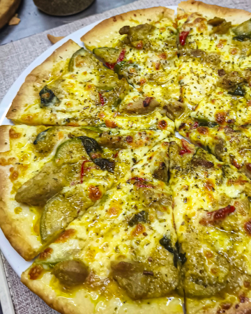 GREEN CURRY CHICKEN / พิซซ่าแกงเขียวหวานไก่