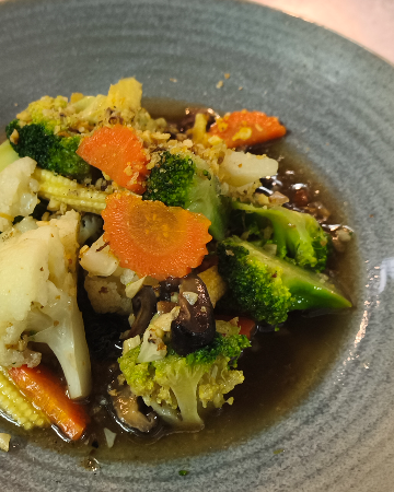 PAD PHAK RUAM / ผัดผักรวม