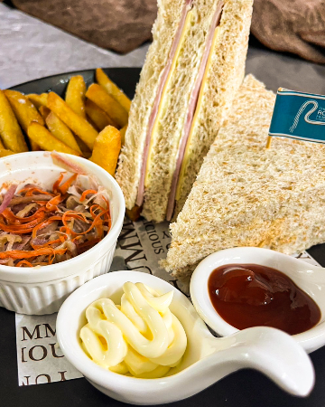HAM AND CHEESE SANDWICH / แฮม ชีส แซนวิช