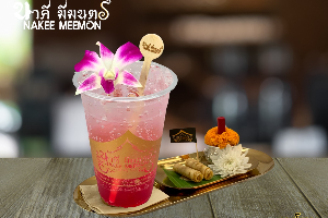 แดงโซดา (Sala Syrup Soda)