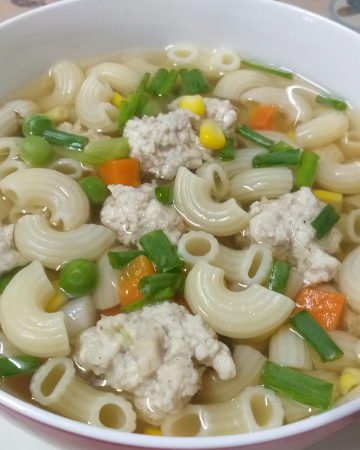 ซุปมักโรนี หมู