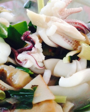 ต้มยำ ปลาหมึก น้ำใส