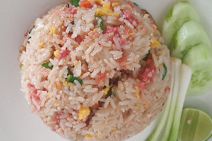 ข้าวผัดแหนม