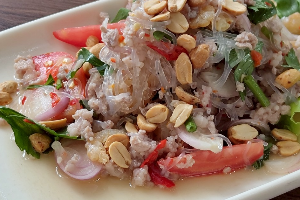 ยำวุ้นเส้นโบราณ