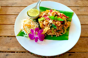 มาม่าผัดขี้เมากุ้ง(Spicy stir fried noodle with Shrimp and basil leaves)