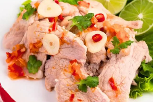 ยำหมูมะนาว